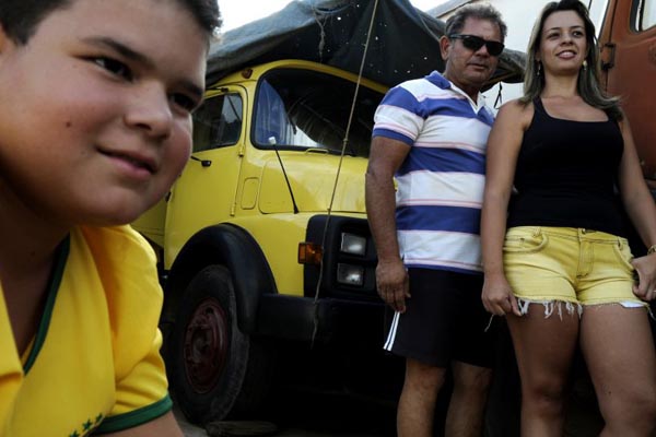 Brasileiros admitem que, dentro das casa, a situação financeira melhorou
