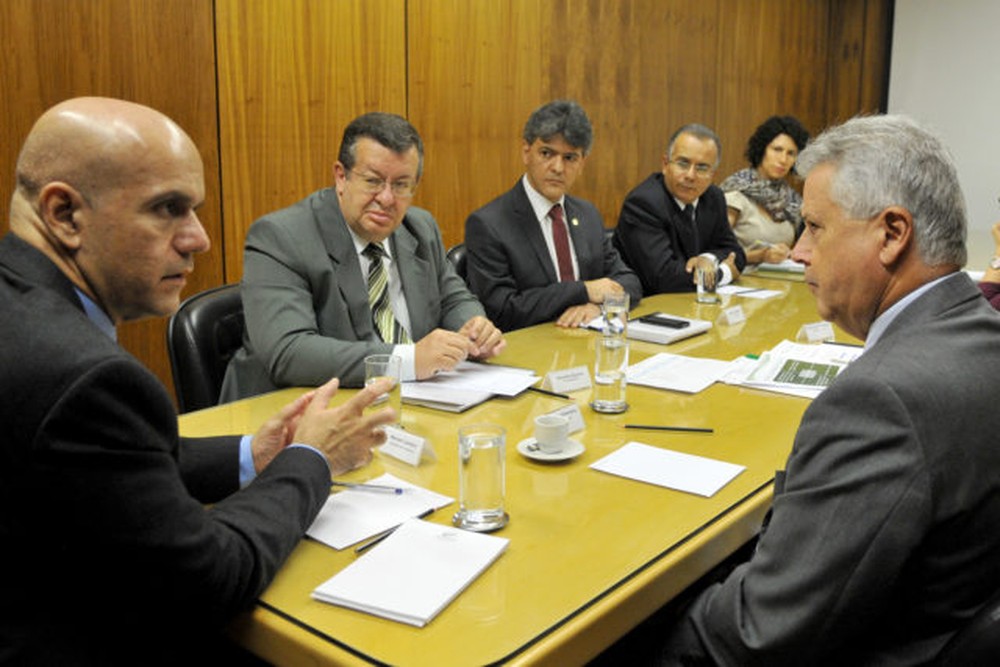 Governo do DF diz ter cobrado em reunião R$ 742 milhões da Previdência Social