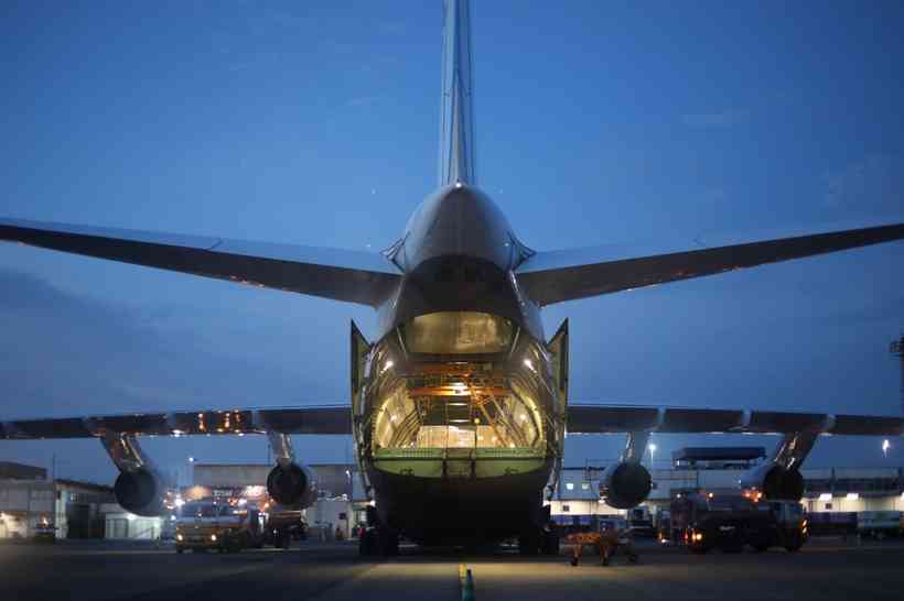Segundo maior avião do mundo pousa em Brasília com 40t de máscaras