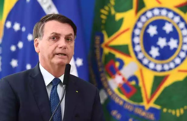 Bolsonaro expõe preço de gasolina nas refinarias: “R$ 0, 91”